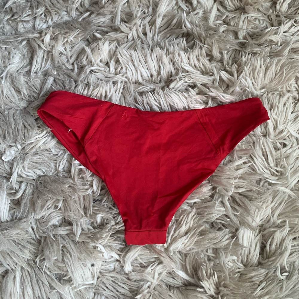Boys and arrows red bottom